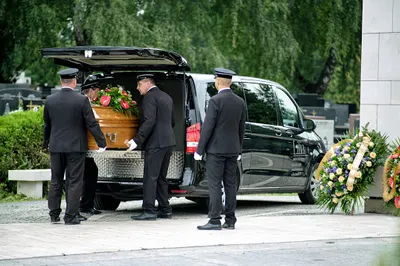 Lilia - zakład usług pogrzebowych | od 1993r.